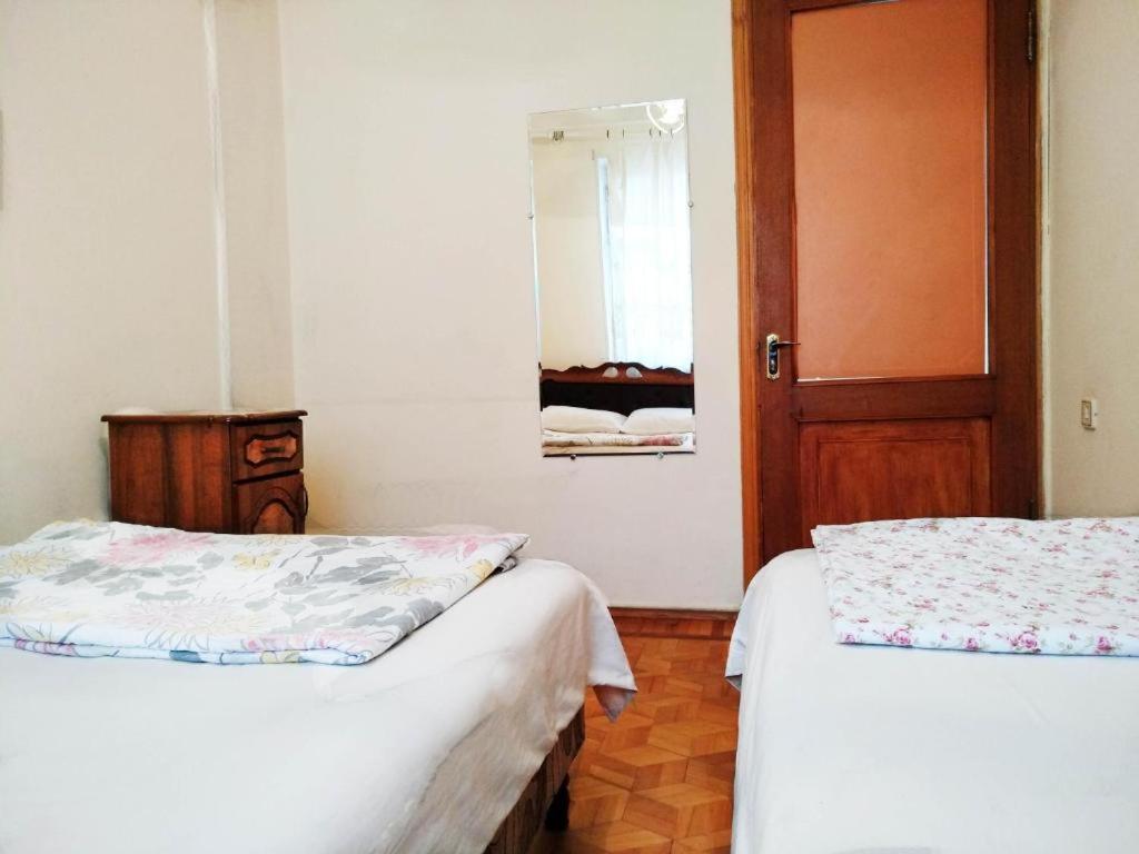 Hostel Sakharov&Tours Erévan Extérieur photo